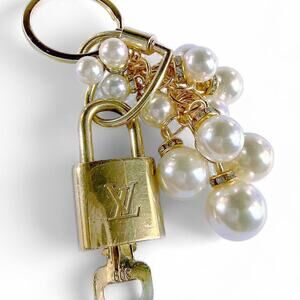 Louis Vuitton Luxe Lock & Key Rhinestone Pearls Keychain Bag Charm Glamour Gift